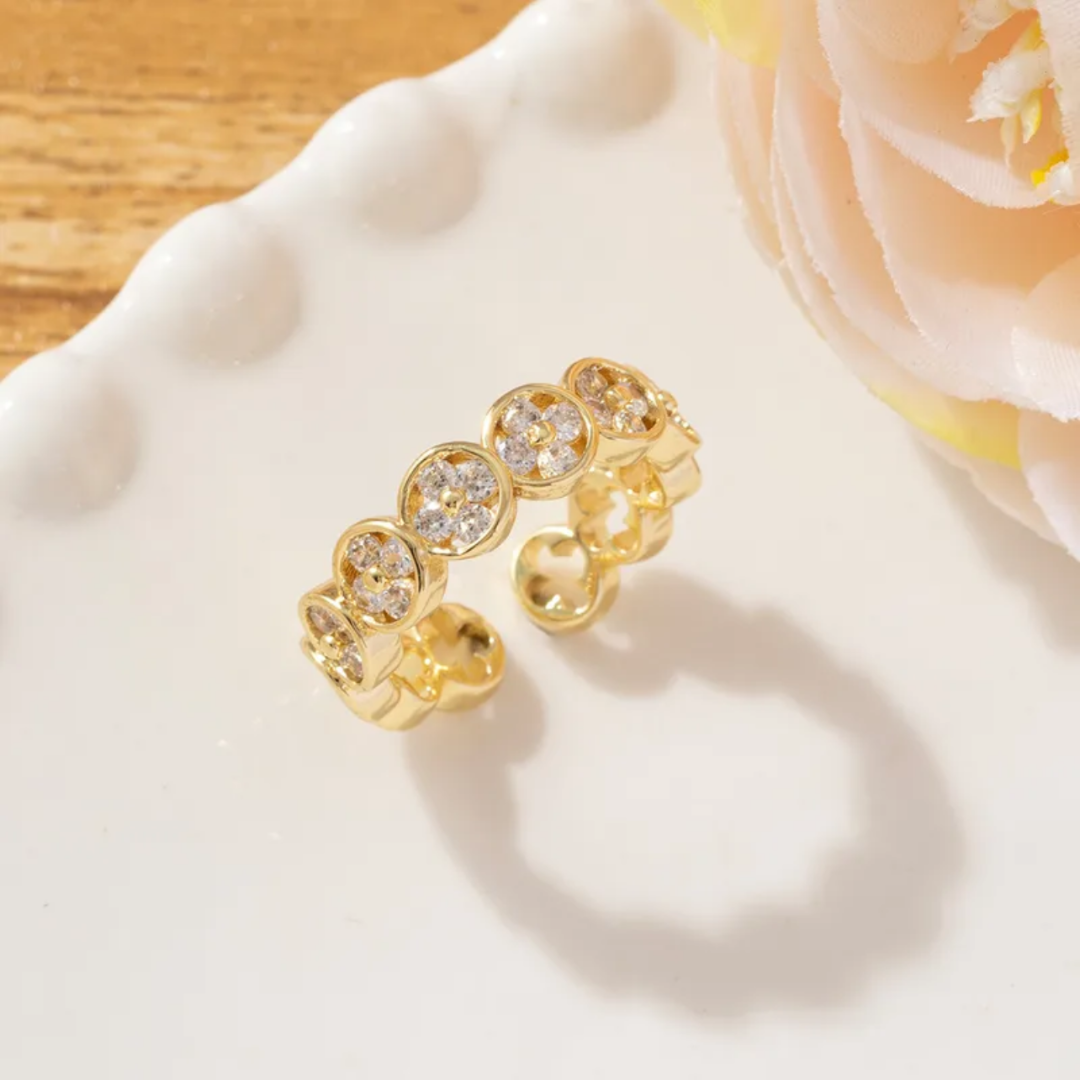 All Around Clover Ring