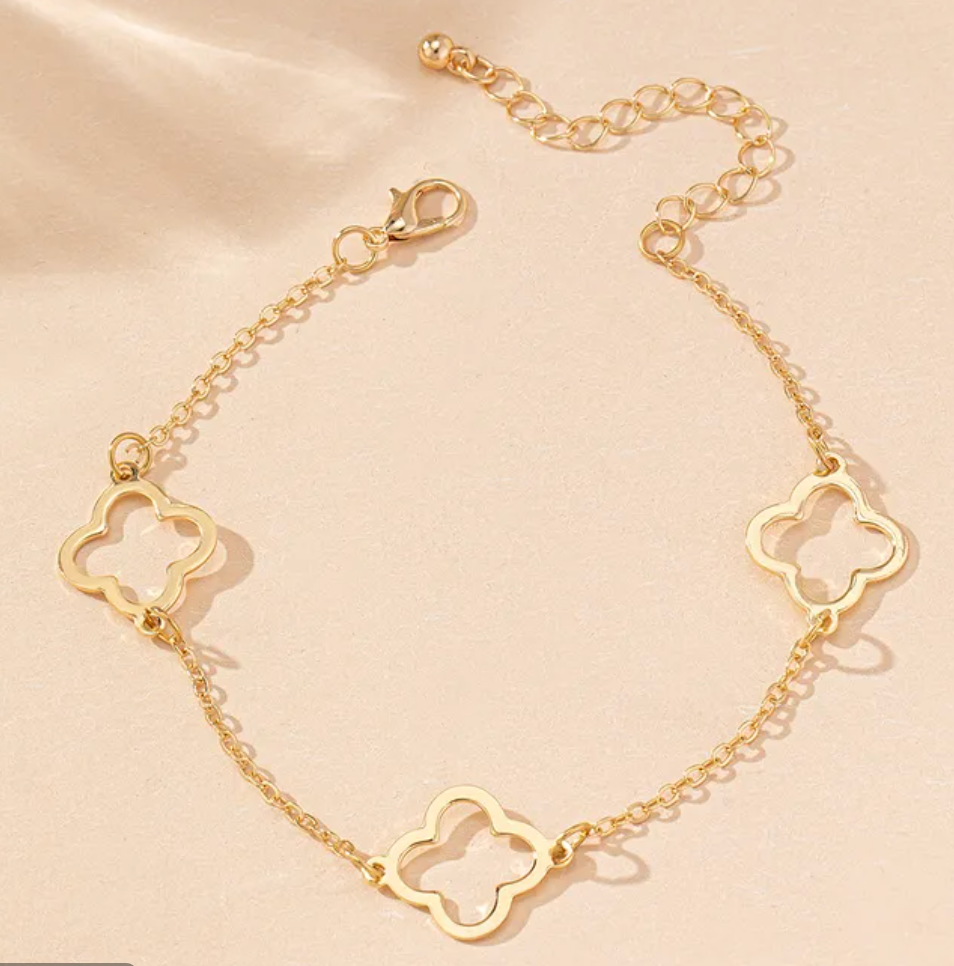Classy Clover Anklet