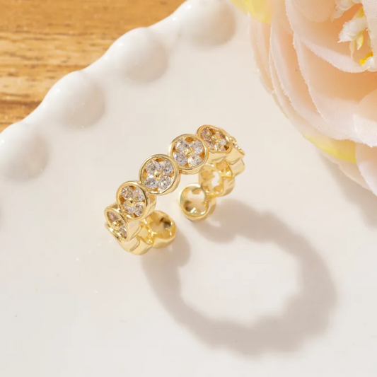 All Around Clover Ring