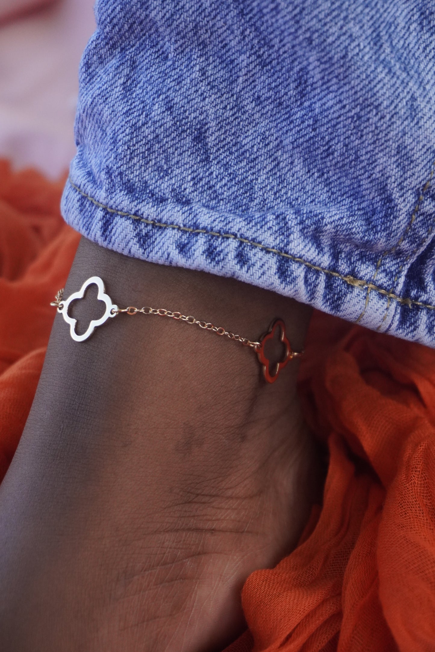 Classy Clover Anklet